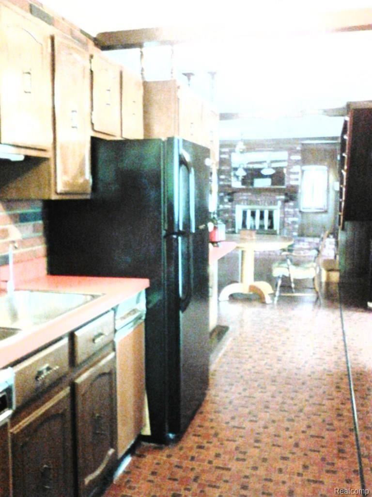 27900 Sibley Road Romulus, MI 48174 - Photo 23 of 27 get-attachment.jpg