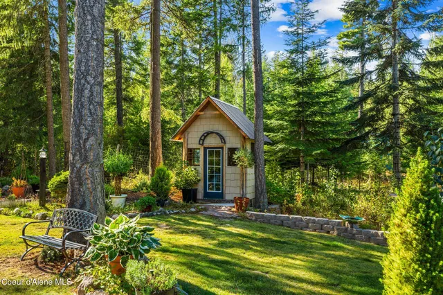 $1,500,000 | 299 Oak Terrace Creek, Cocolalla, ID 83813