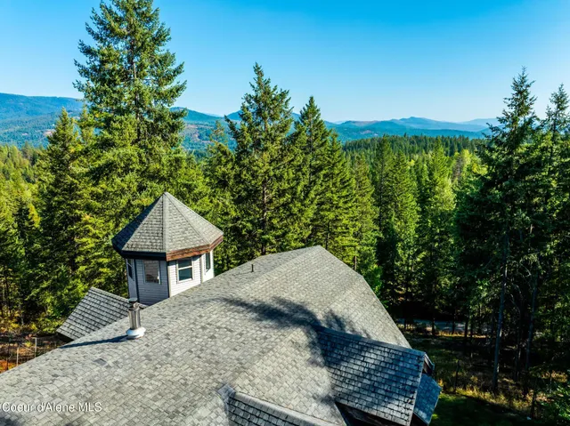 $1,500,000 | 299 Oak Terrace Creek, Cocolalla, ID 83813
