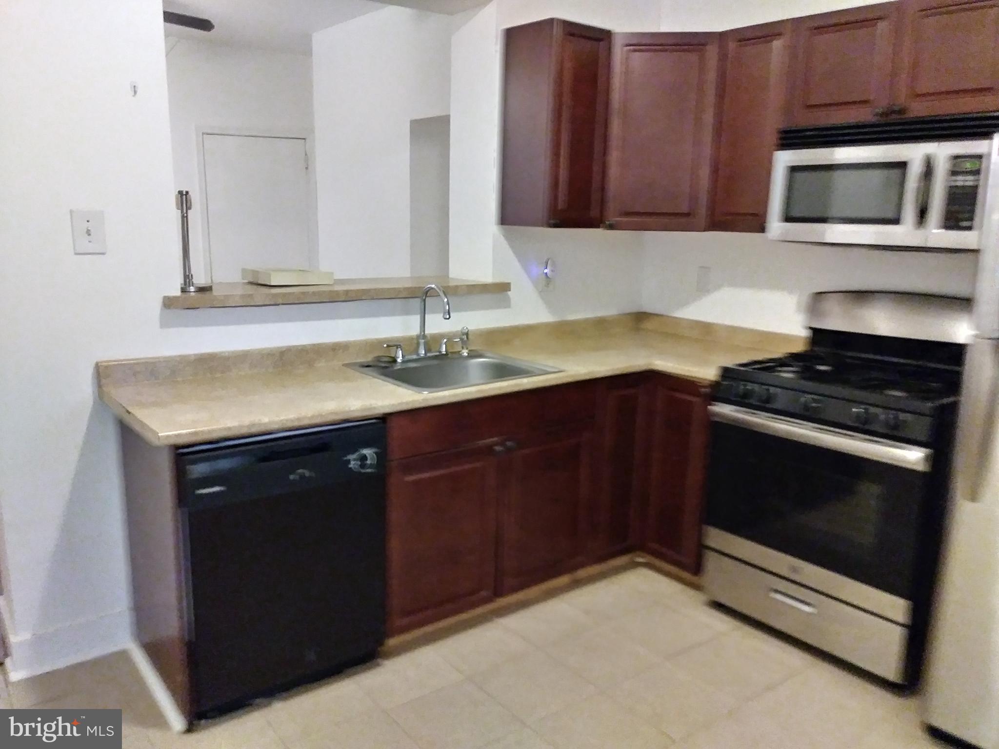 528 North 35th Street Philadelphia, PA 19104 - Photo 5 of 15