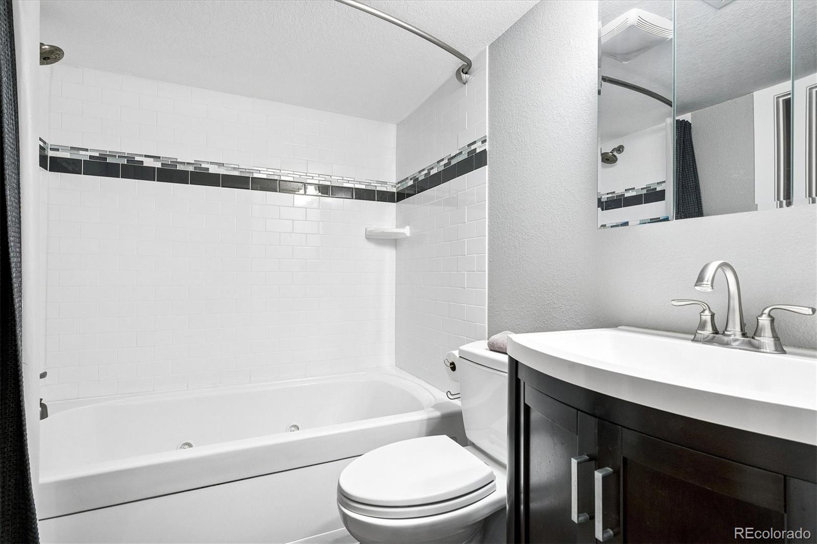 10633 Edgemont Court Highlands Ranch, CO 80129 - Photo 32 of 50