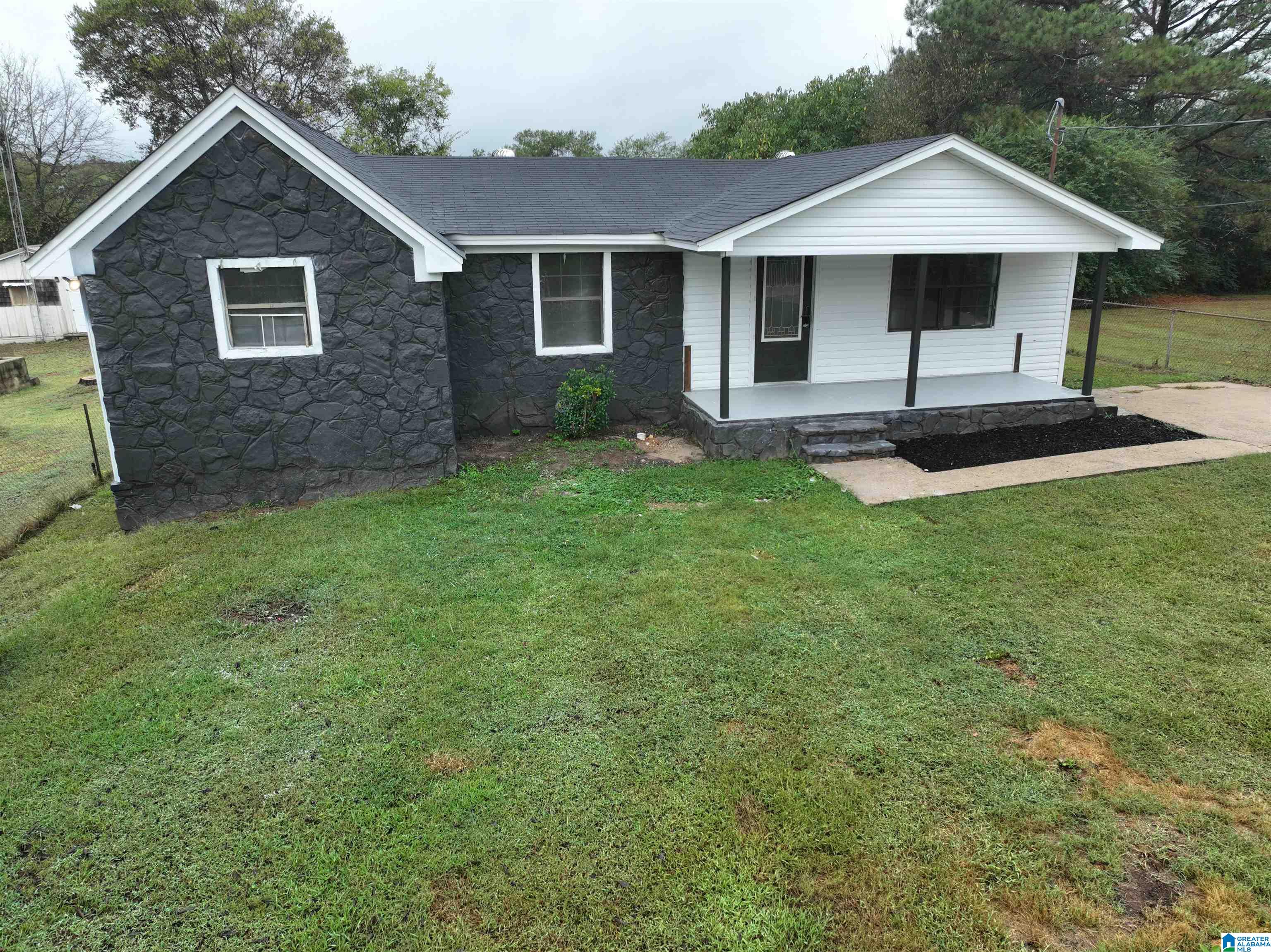 1011 Rose Street Oneonta, AL 35121 - Photo 1 of 19
