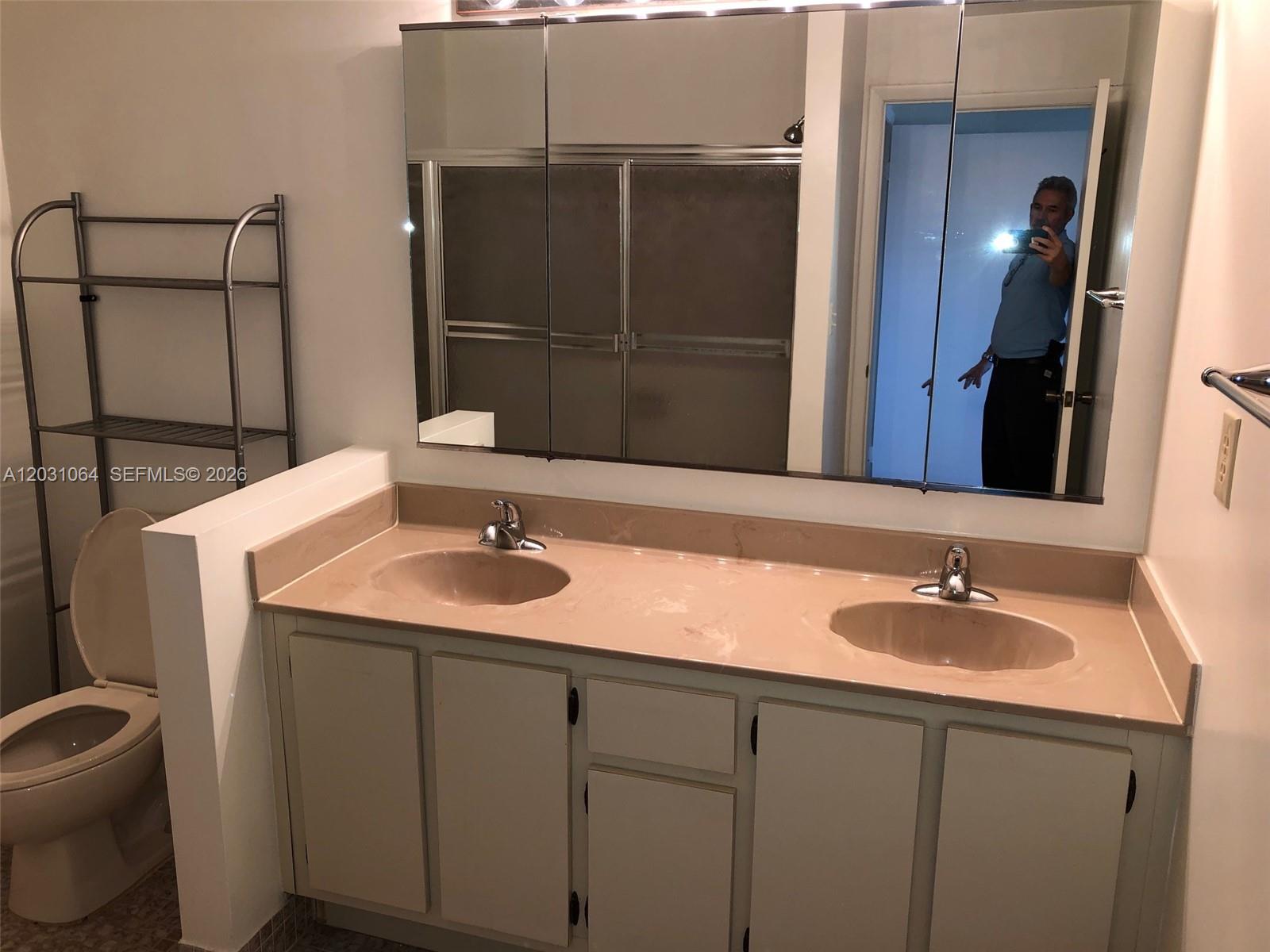 9082 Southwest 112th Place Miami, FL 33176 - Photo 10 of 28