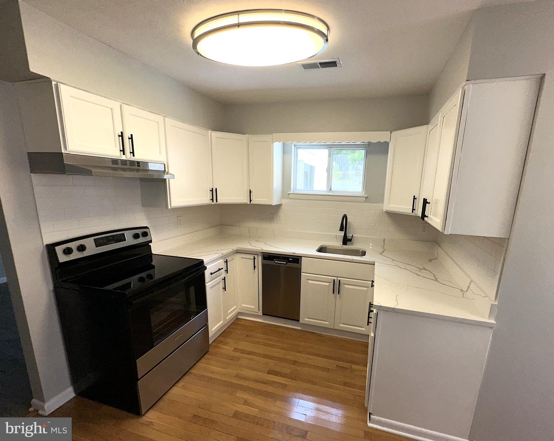 1636 Marlboro Road Edgewater, MD 21037 - Photo 3 of 48