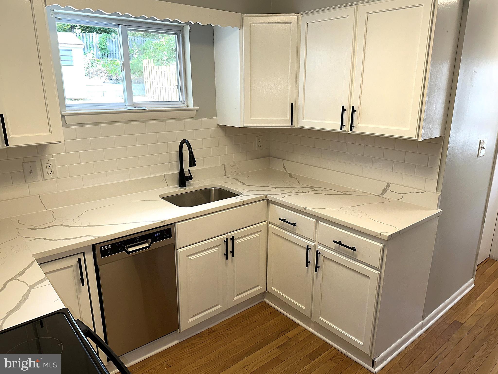 1636 Marlboro Road Edgewater, MD 21037 - Photo 4 of 48