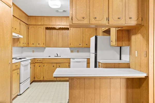 $230,000 | 704 Manson Street, Wolfe City, TX 75496