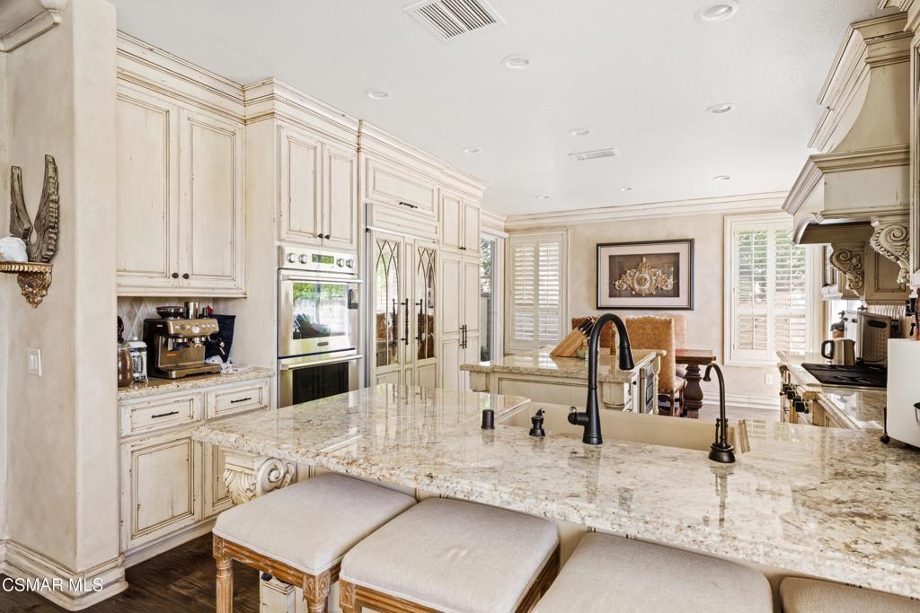 428 Woodland Road Simi Valley, CA 93065 - Photo 6 of 22 Gallery Image 6