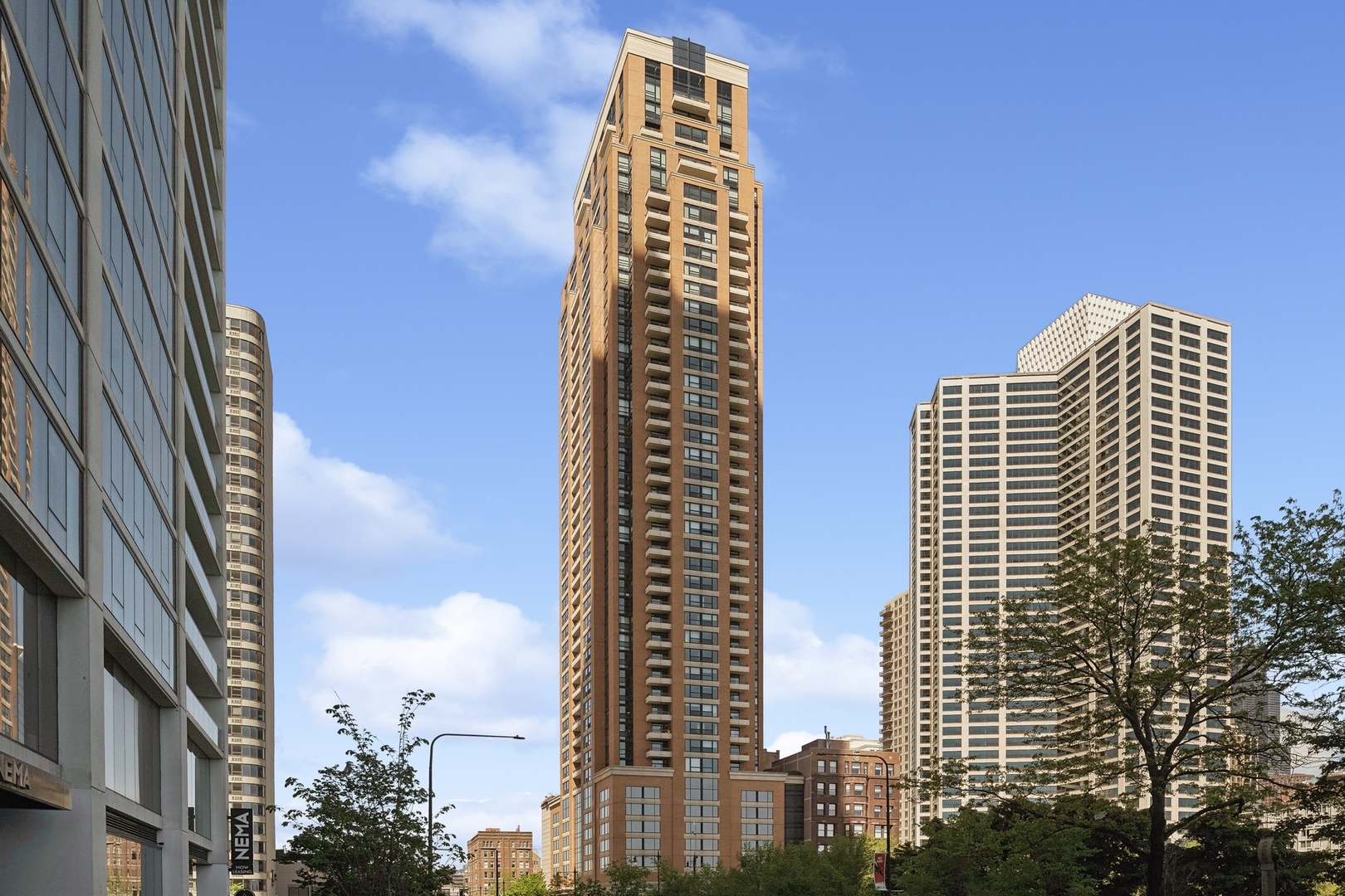 1160 South Michigan Avenue, Unit 2001 Chicago, IL 60605 - Photo 1 of 33 a view of a tall building