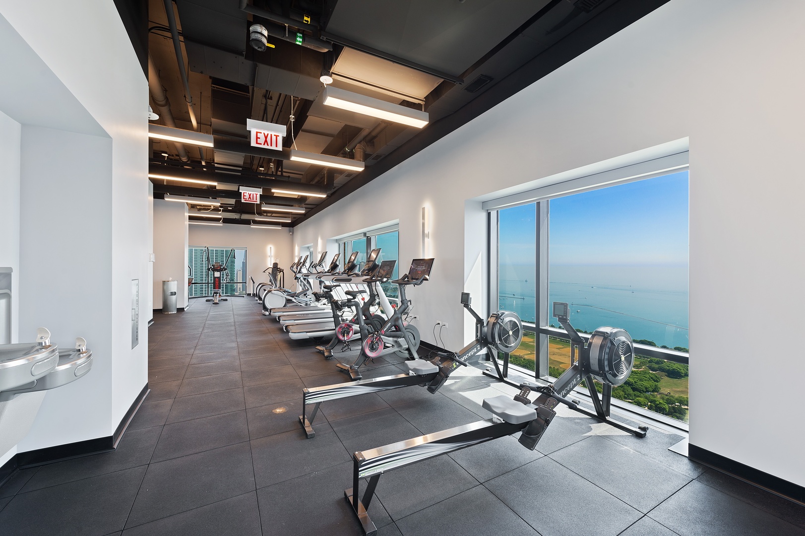 1160 South Michigan Avenue, Unit 2001 Chicago, IL 60605 - Photo 29 of 33 a view of a room with gym equipment