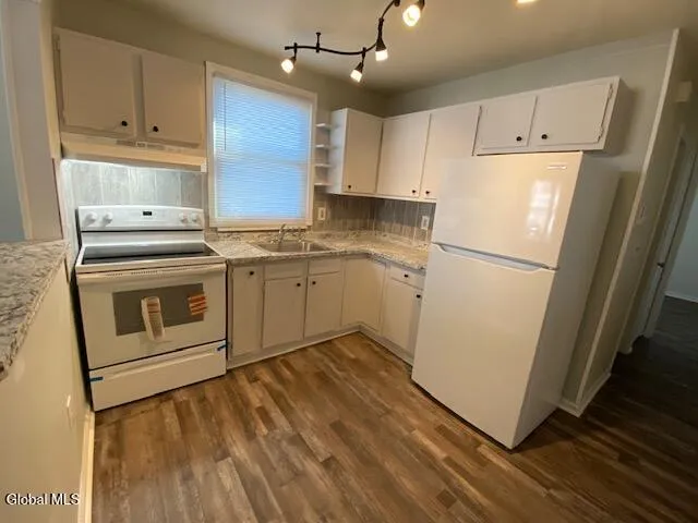 $1,350 | 70 Osborne Street, Albany, NY 12202