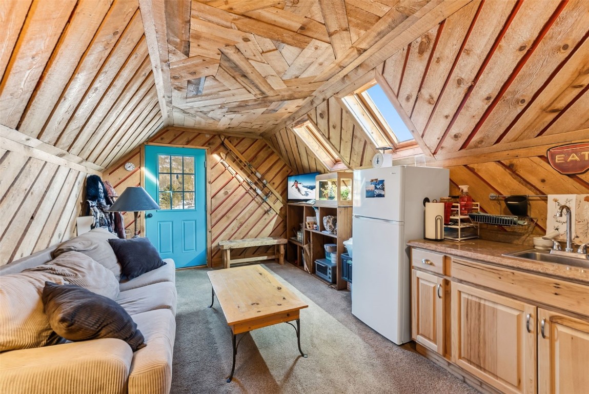 994 Summit Drive Dillon, CO 80435 - Photo 30 of 38 a living room with furniture