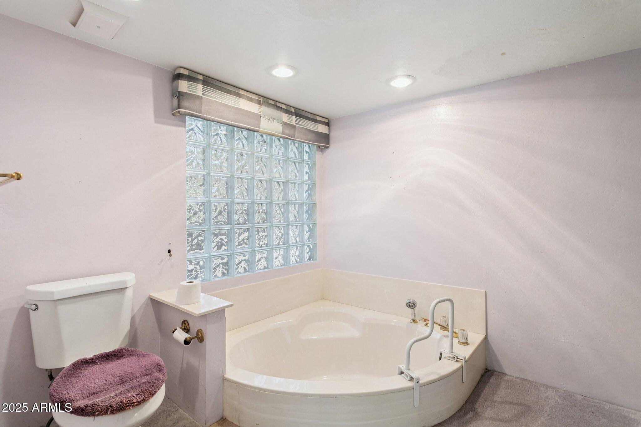 8340 North 16th Street Phoenix, AZ 85020 - Photo 22 of 45 primary bath en suite