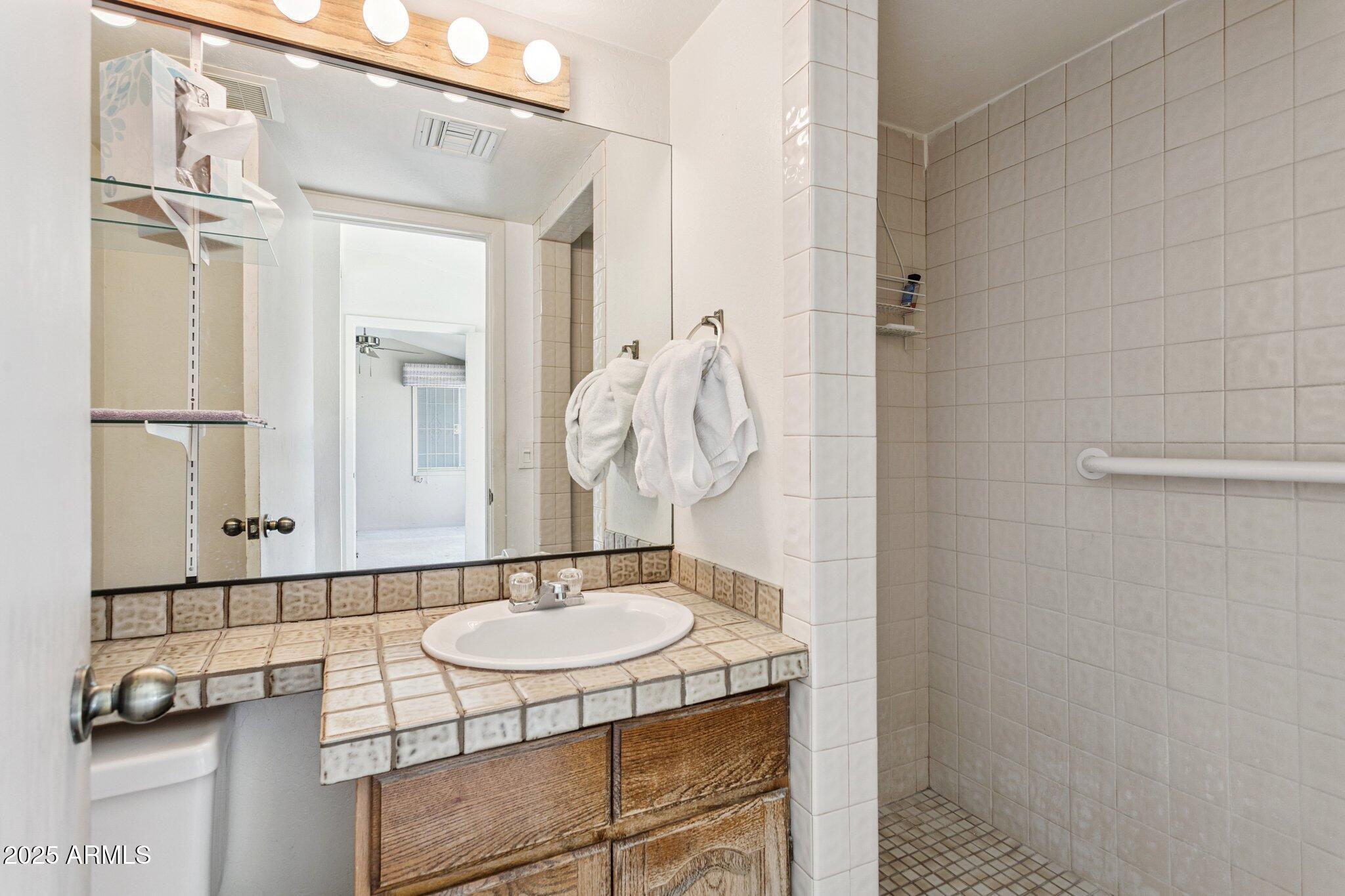 8340 North 16th Street Phoenix, AZ 85020 - Photo 31 of 45 Hall bath