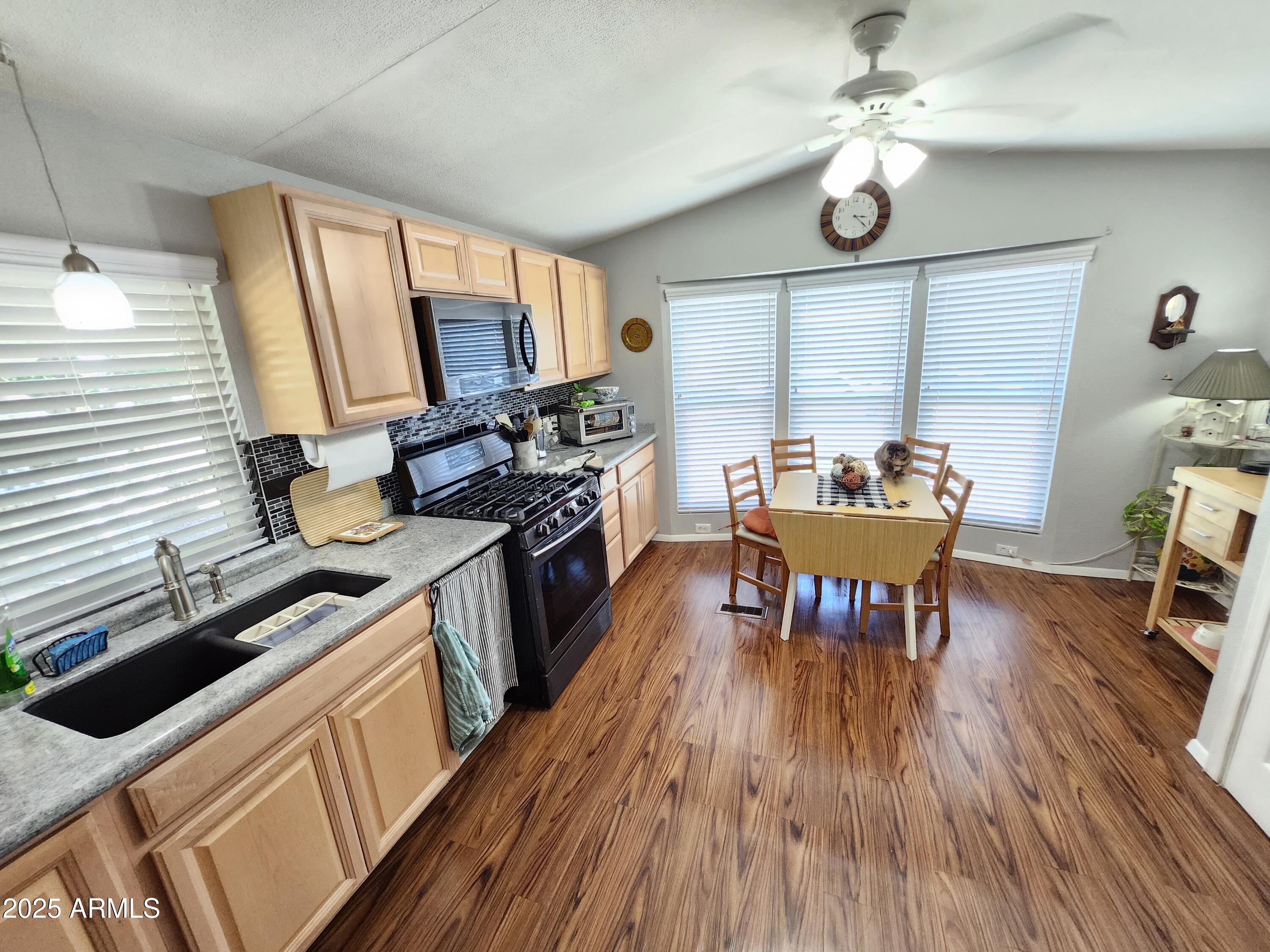 18026 North Cave Creek Road, Unit 16 Phoenix, AZ 85032 - Photo 19 of 36 20250613_151940