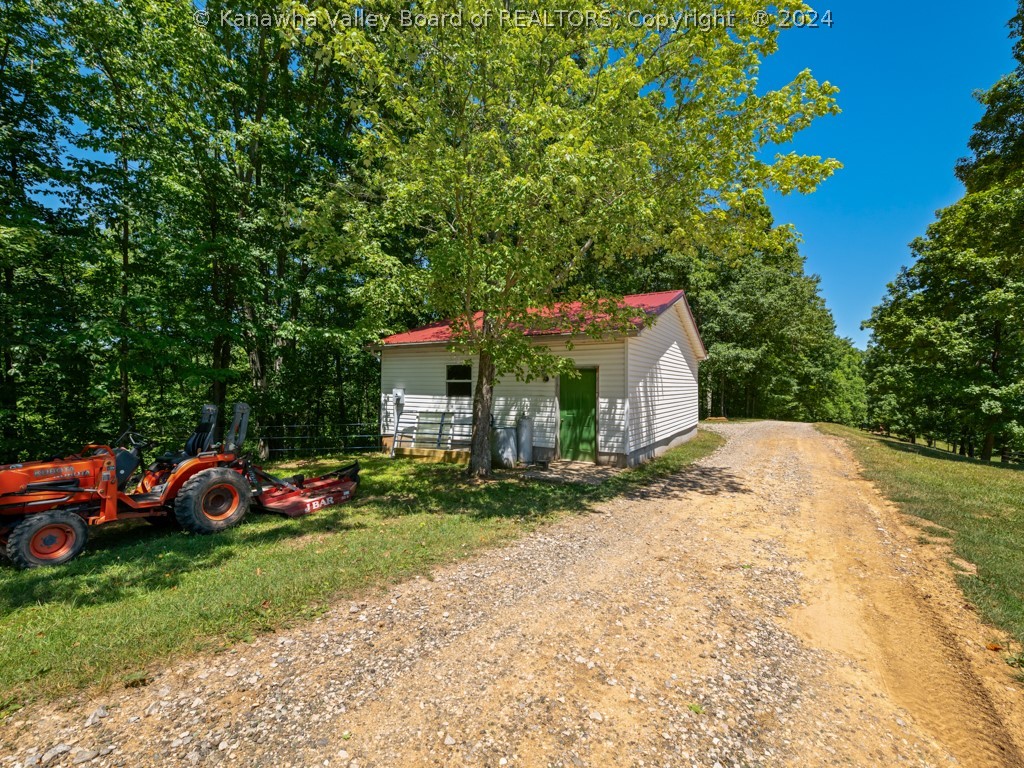 9758 Charleston Road Ripley, WV 25271 - Photo 37 of 44 Gallery Image 37