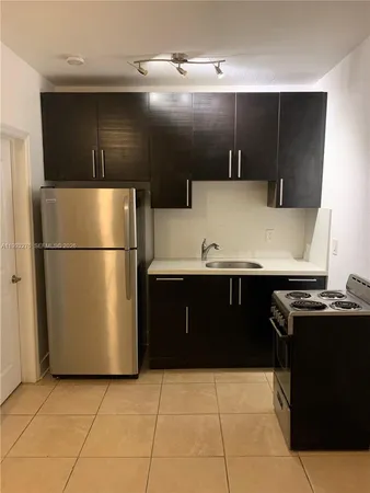 $1,400 | 712 Southwest 56th Avenue, Unit 7B, Coral Gables, FL 33134
