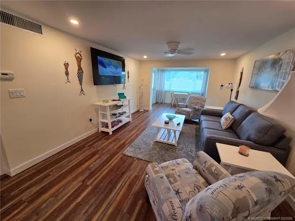 $1,800 | 5111 Southeast Miles Grant Road, Unit 104, Stuart, FL 34997