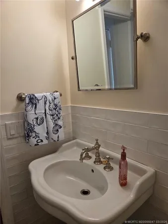 $1,800 | 5111 Southeast Miles Grant Road, Unit 104, Stuart, FL 34997