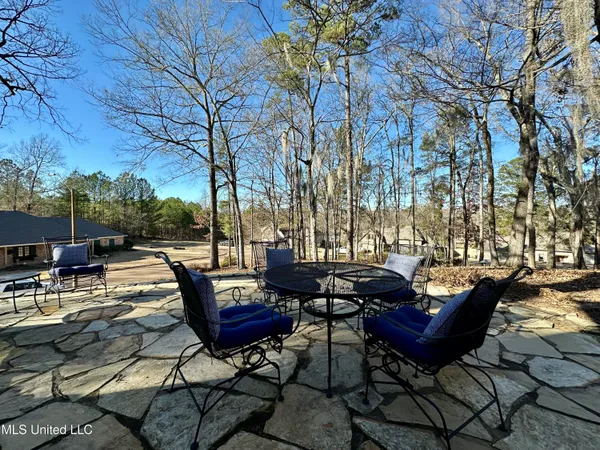 $299,500 | 112 Newport Circle, Clinton, MS 39056