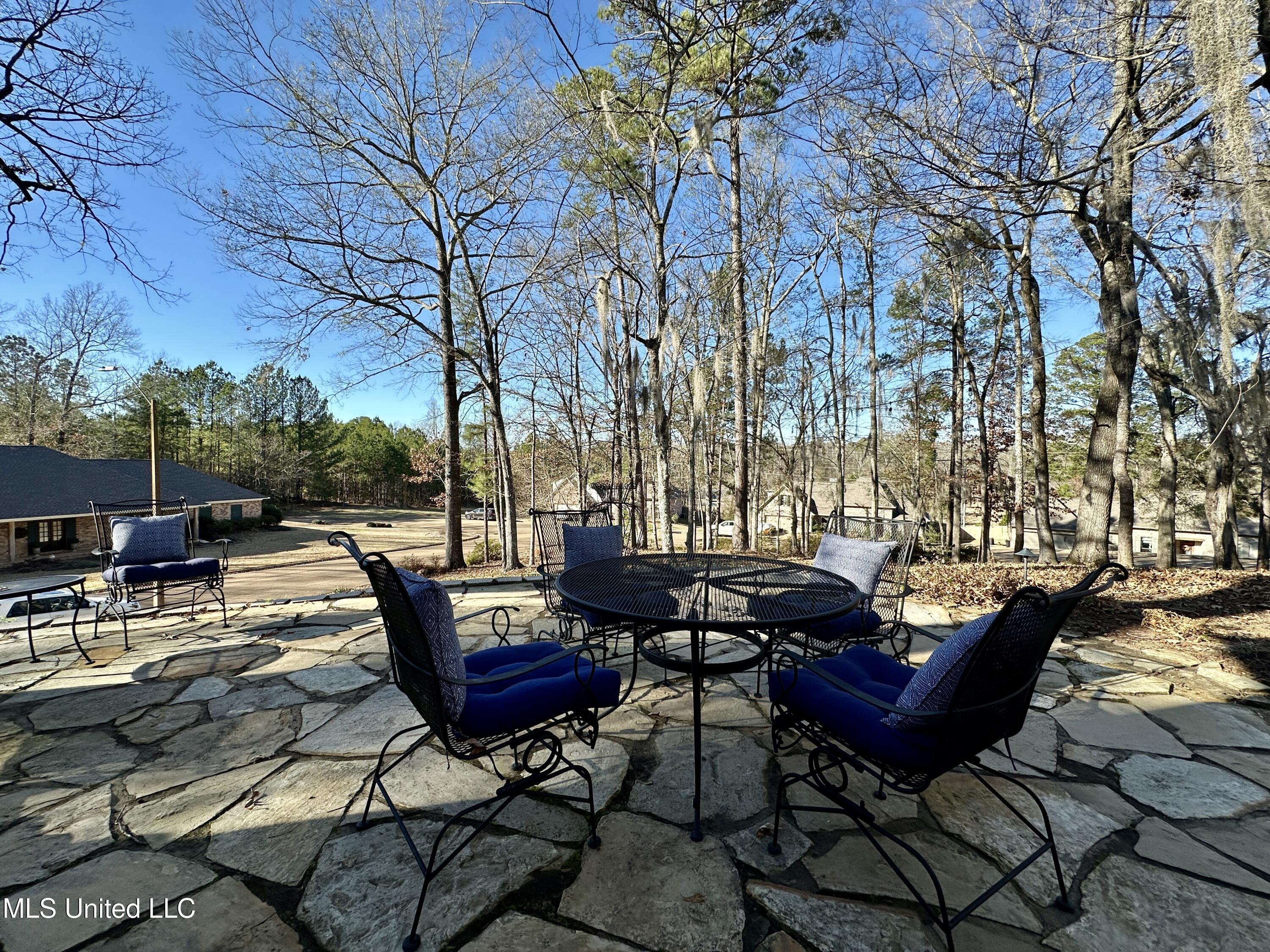 112 Newport Circle Clinton, MS 39056 - Photo 11 of 58 IMG_1963