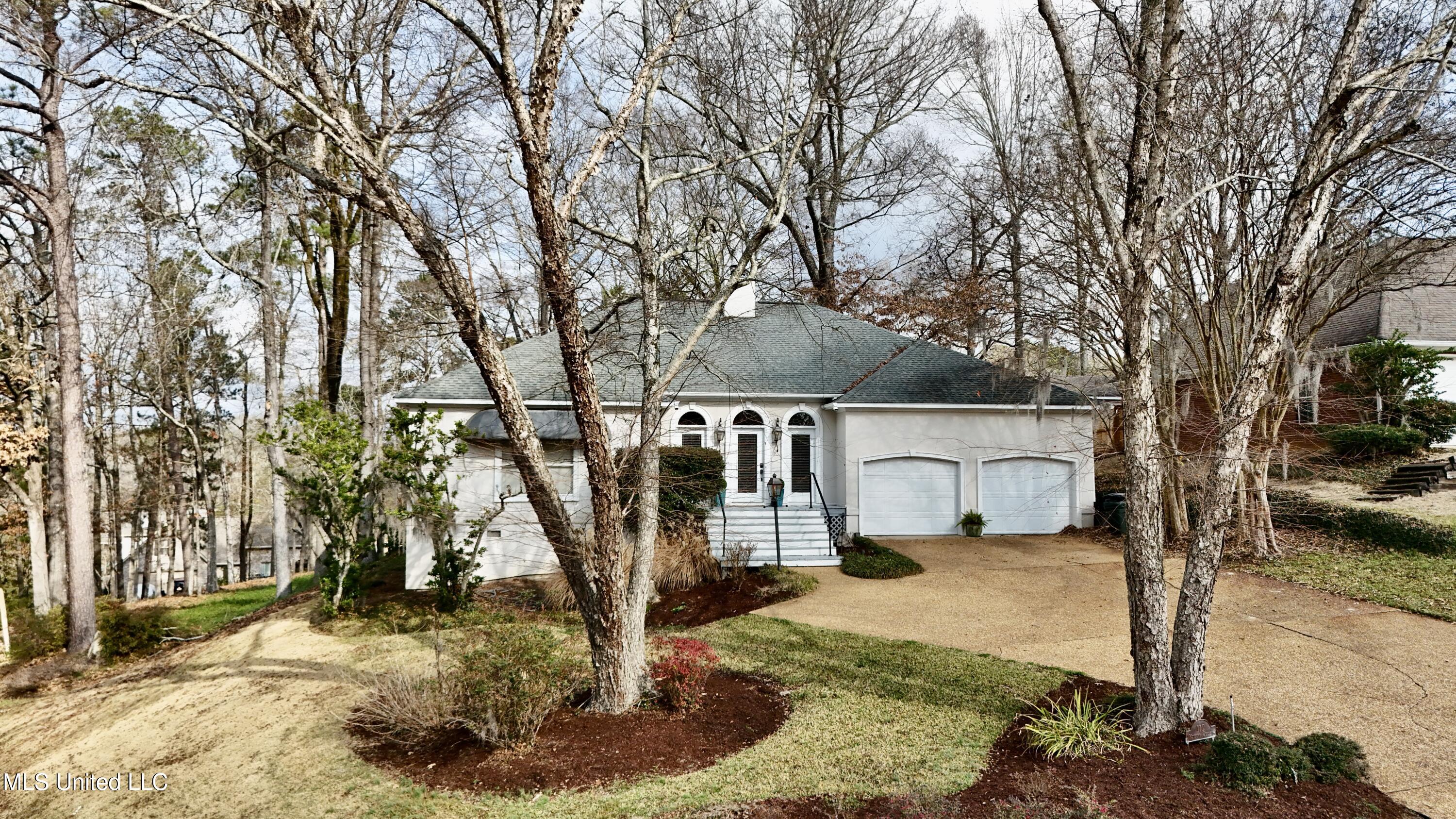 112 Newport Circle Clinton, MS 39056 - Photo 2 of 58 dji_fly_20260107_102748_0627_17678031848