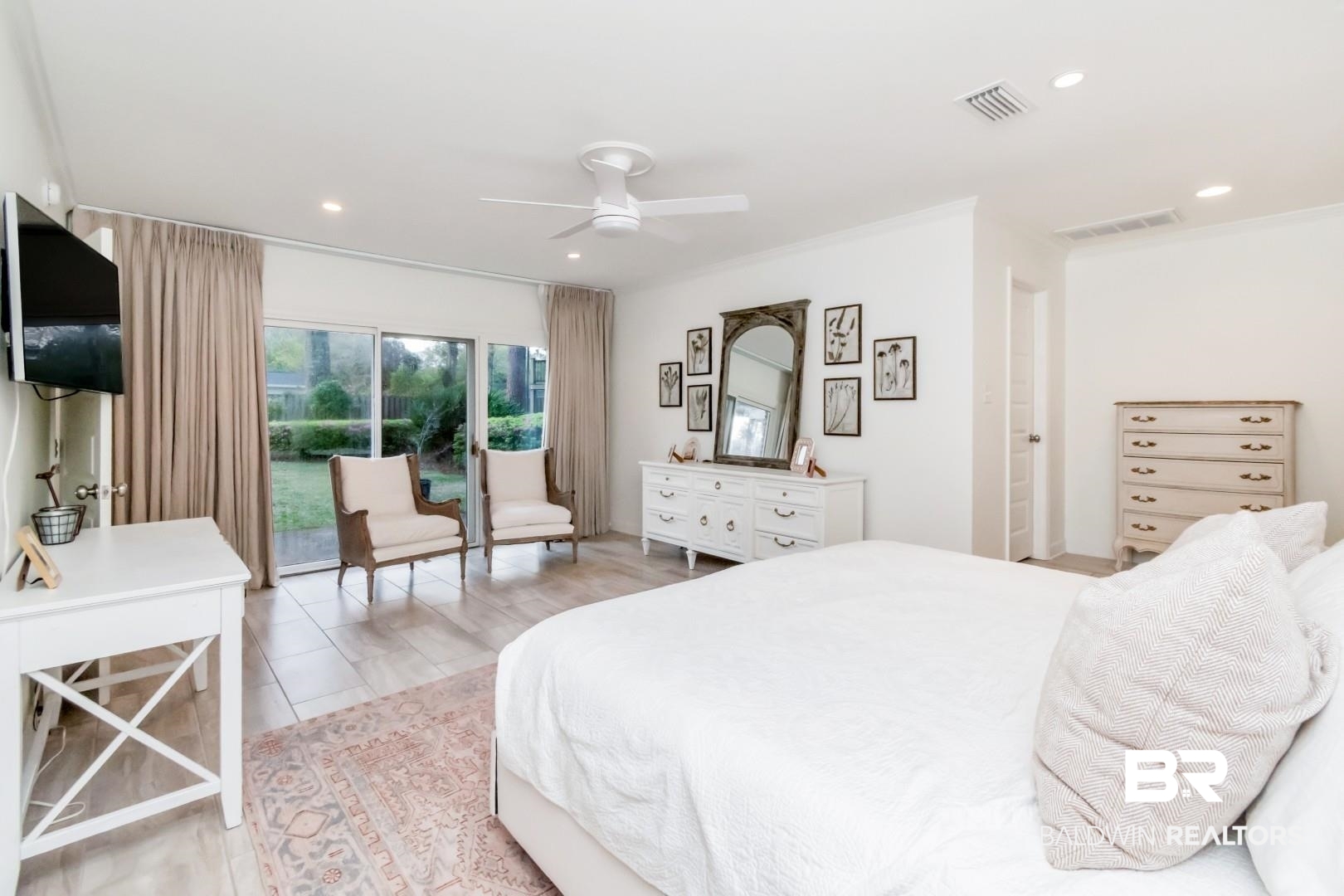 154 Fenwick Road Mobile, AL 36608 - Photo 24 of 48 Bedroom featuring ceiling fan, access to outside, and recessed lighting