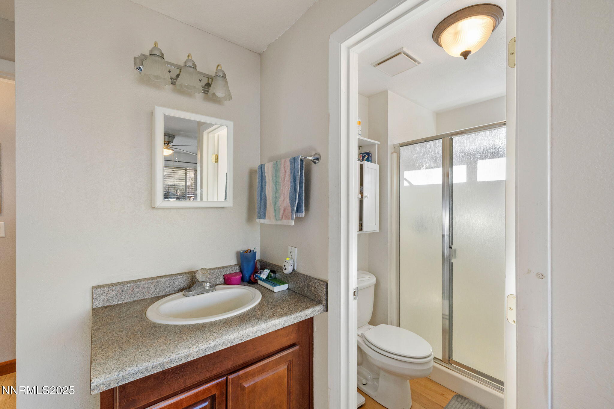2265 Dakota Way Reno, NV 89506 - Photo 20 of 27 a bathroom with a sink toilet and shower