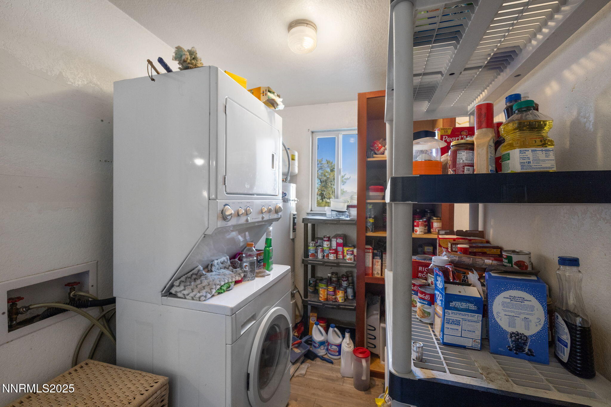 2265 Dakota Way Reno, NV 89506 - Photo 10 of 27 a storage room with washer and dryer