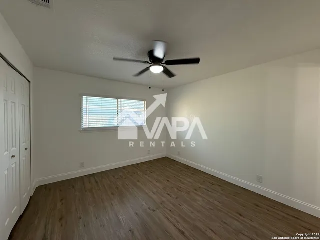 $1,800 | 7923 Langport, San Antonio, TX 78239