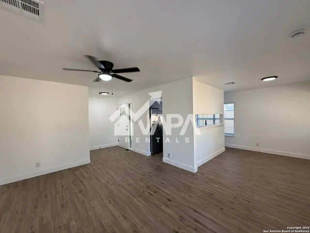 $1,800 | 7923 Langport, San Antonio, TX 78239