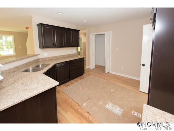 5 Parrot Road Candler, NC 28715 - Photo 3 of 6 Gallery Image 3