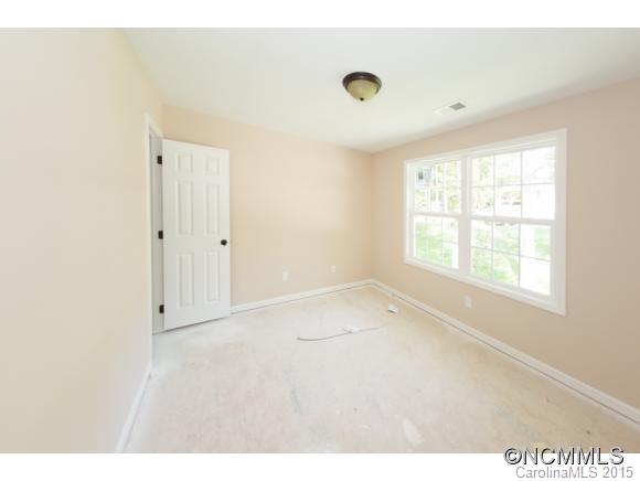 5 Parrot Road Candler, NC 28715 - Photo 5 of 6 Gallery Image 5