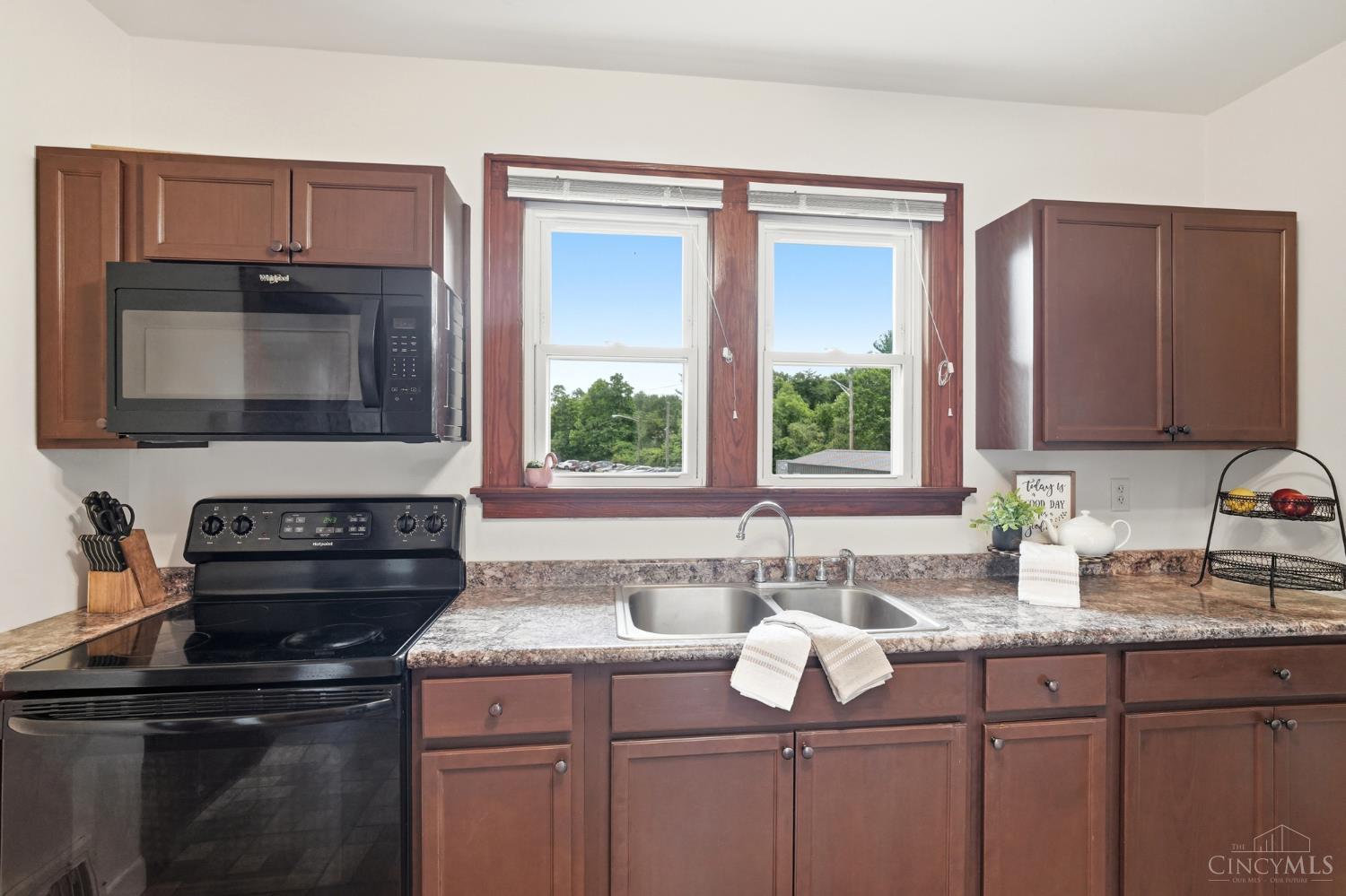 1897 Springdale Road Cincinnati, OH 45231 - Photo 17 of 59