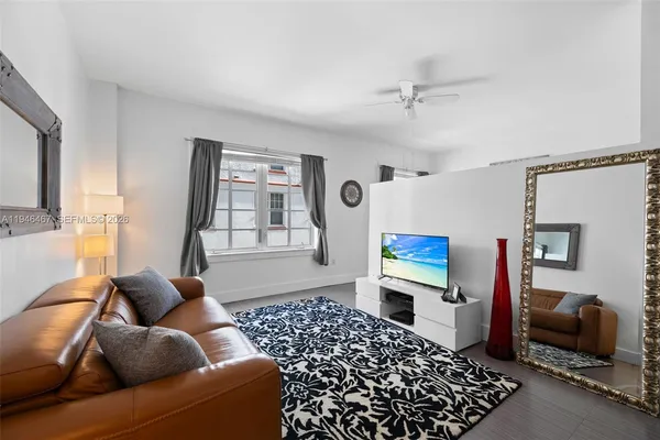 $2,400 | 530 Ocean Drive, Unit 108, Miami Beach, FL 33139