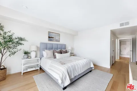 $1,250,000 | 9880 Vidor Drive, Unit 104, Los Angeles, CA 90035