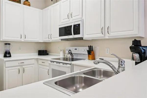 $189,000 | 915 New Providence Promenade, Unit 303, Davenport, FL 33897