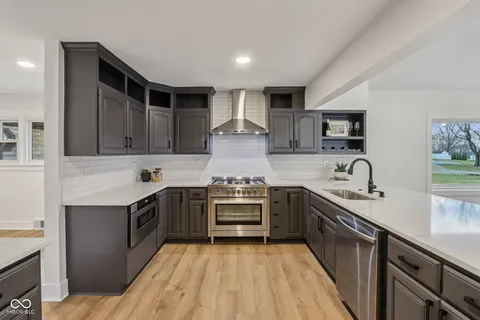 $725,000 | 220 West Drive, Fortville, IN 46040