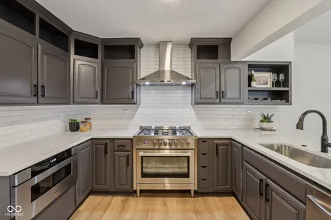 $725,000 | 220 West Drive, Fortville, IN 46040