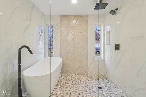 $725,000 | 220 West Drive, Fortville, IN 46040