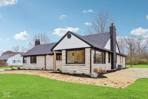 $725,000 | 220 West Drive, Fortville, IN 46040