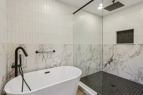 $725,000 | 220 West Drive, Fortville, IN 46040