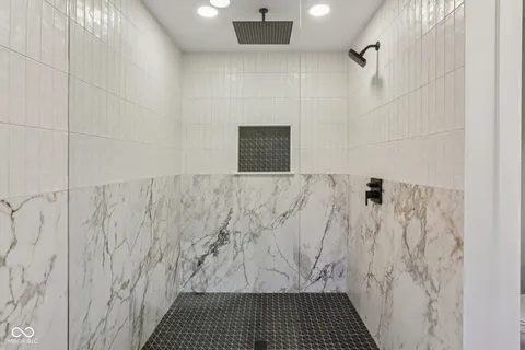 $725,000 | 220 West Drive, Fortville, IN 46040