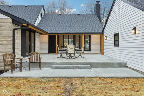 $725,000 | 220 West Drive, Fortville, IN 46040