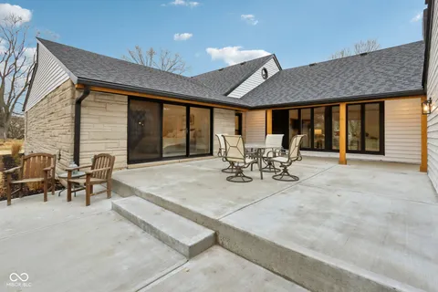 $725,000 | 220 West Drive, Fortville, IN 46040