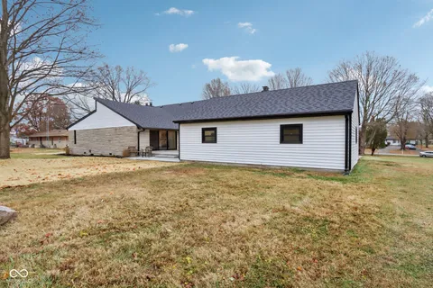 $725,000 | 220 West Drive, Fortville, IN 46040
