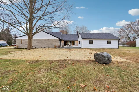 $725,000 | 220 West Drive, Fortville, IN 46040