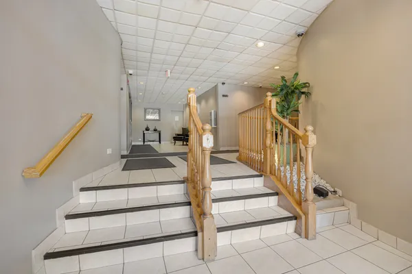 $249,900 | 720 Wellington Avenue, Unit 117, Elk Grove Village, IL 60007