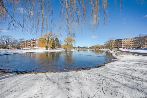 $249,900 | 720 Wellington Avenue, Unit 117, Elk Grove Village, IL 60007