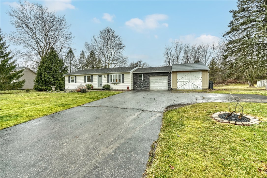 2333 Timberline Drive Macedon, NY 14502 - Photo 3 of 36