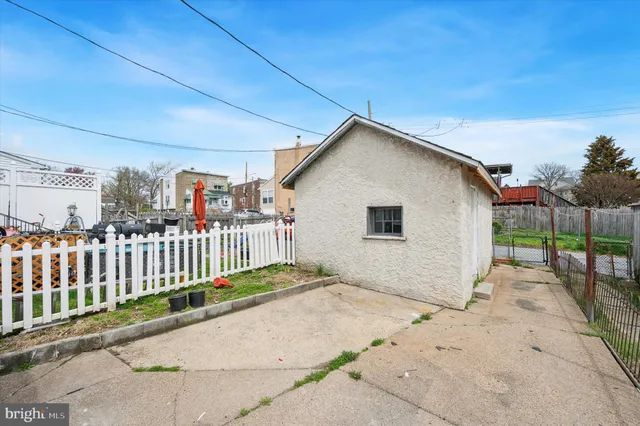 $220,000 | 1425 Hewes Avenue, Linwood, PA 19061